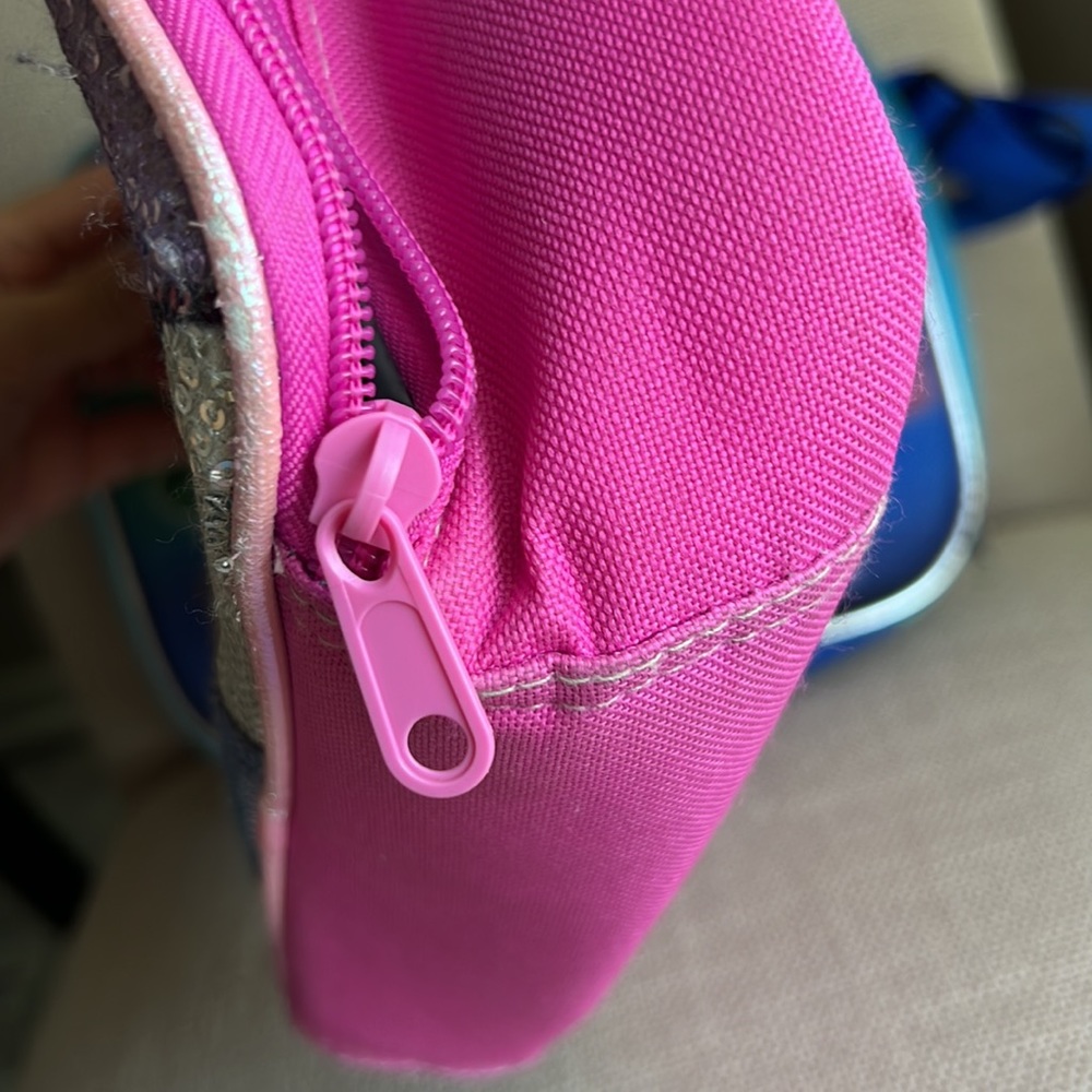 Hello Kitty Lunch Box - Picture 5 of 8